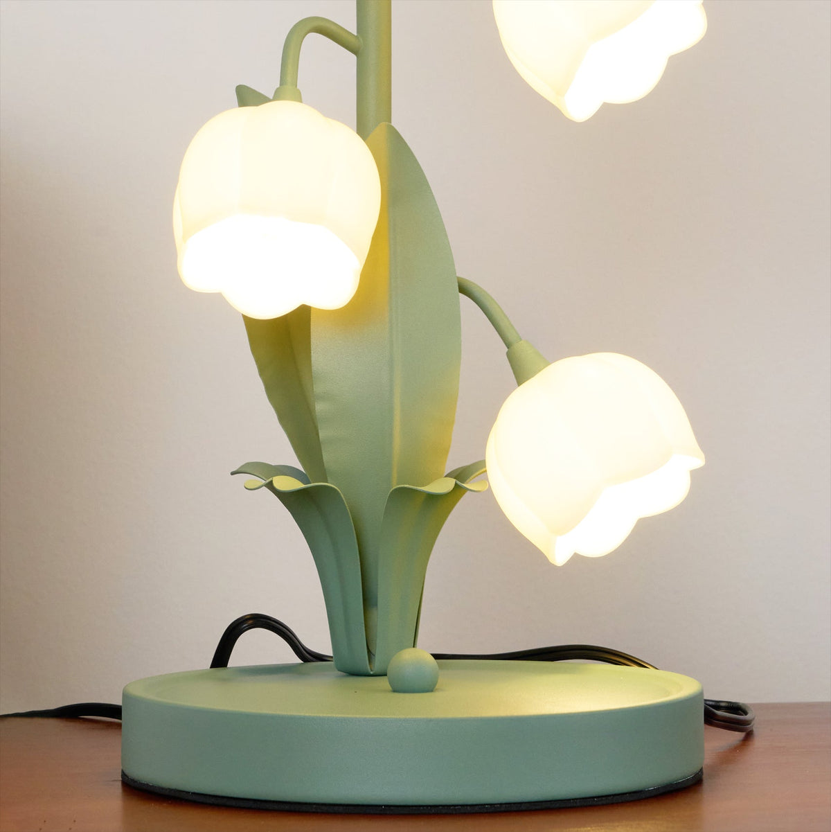 Bell Orchid Floral Table Lamp