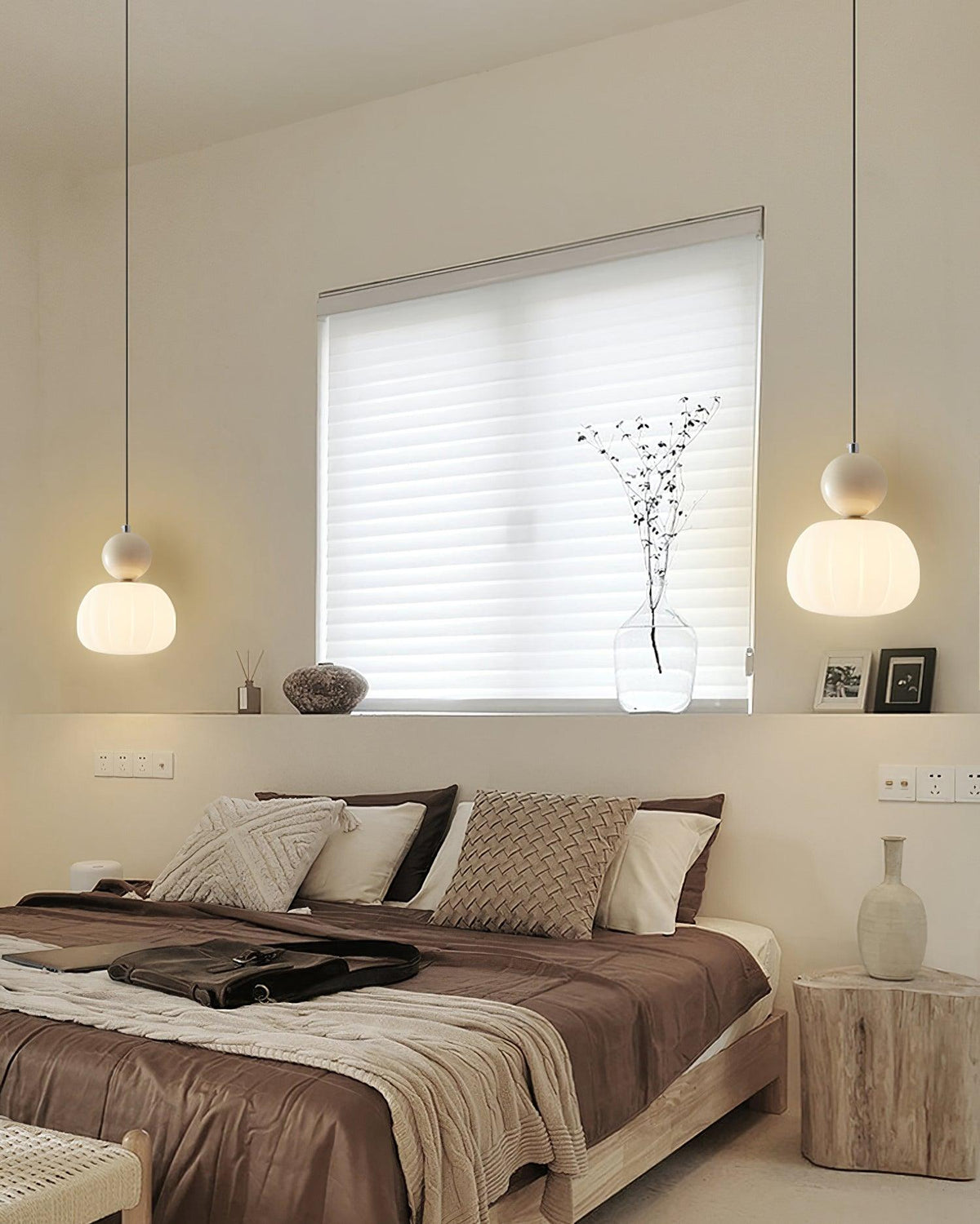 Yedra Organic Round Acrylic Pendant Lamp